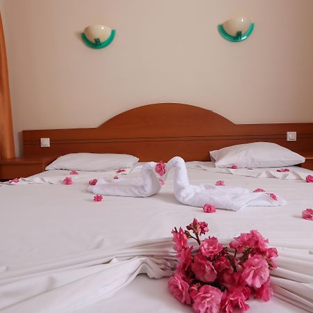Tuntas Family Suites Kusadasi Bagian luar foto