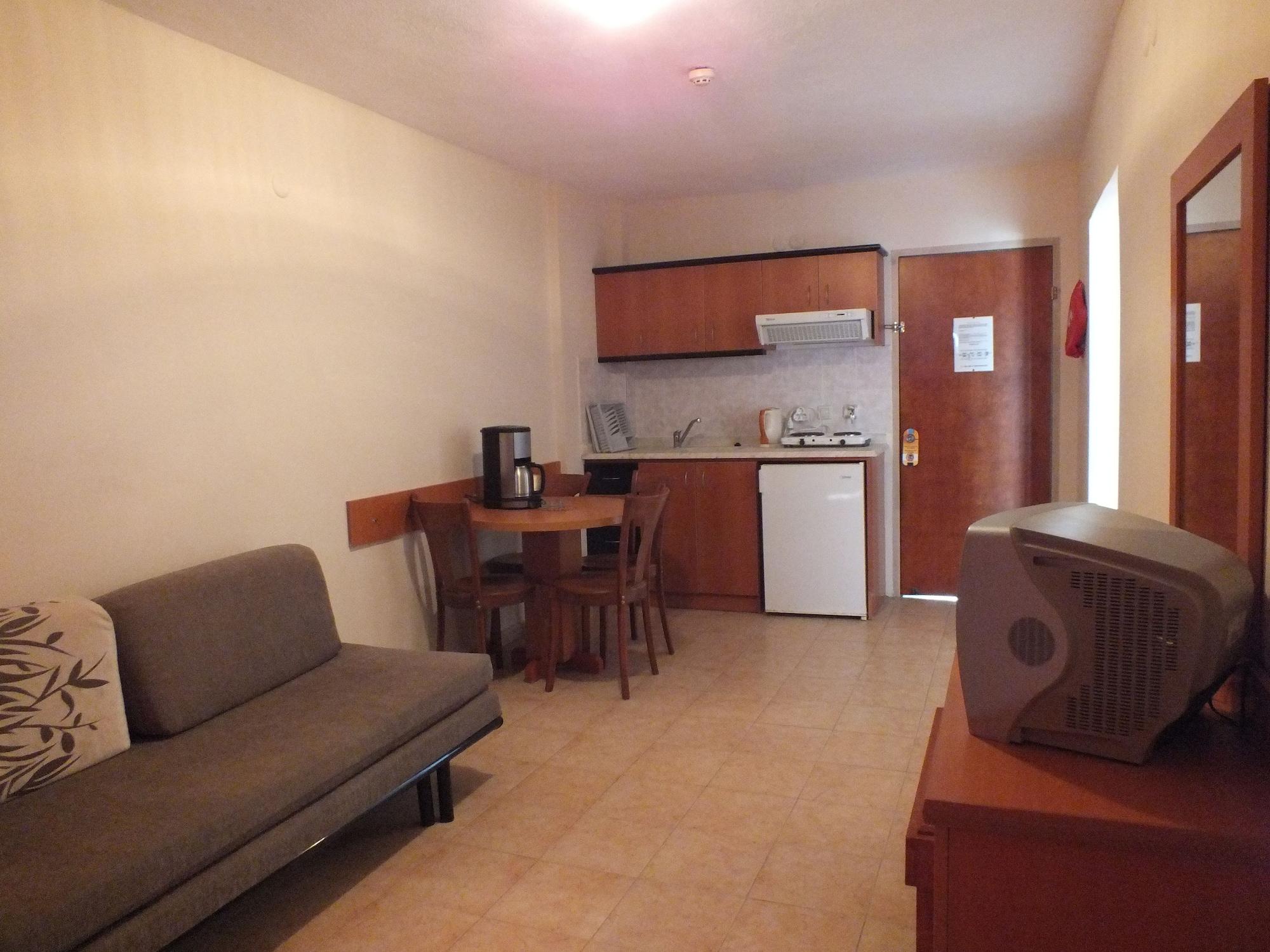 Tuntas Family Suites Kusadasi Bagian luar foto