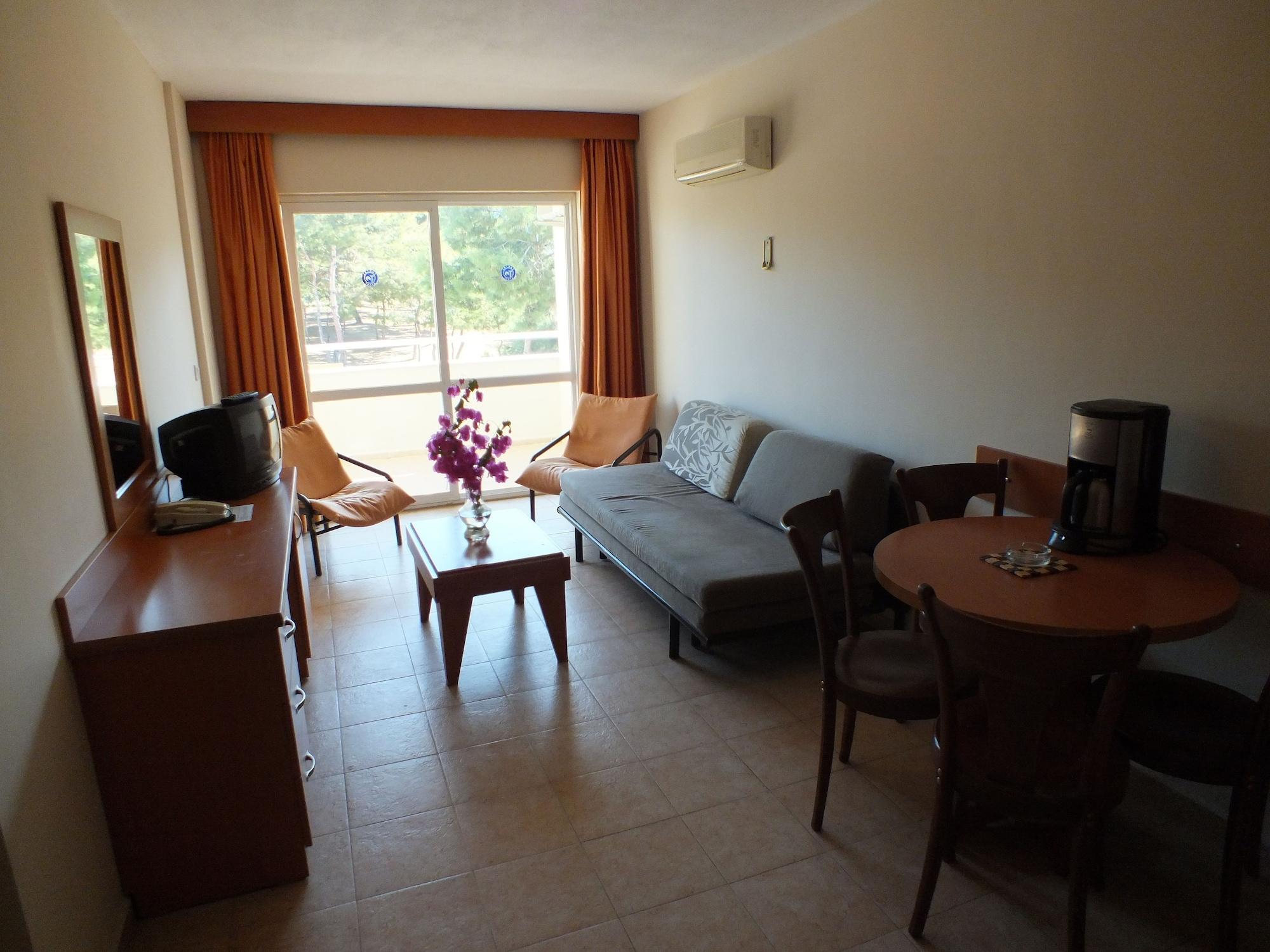 Tuntas Family Suites Kusadasi Bagian luar foto