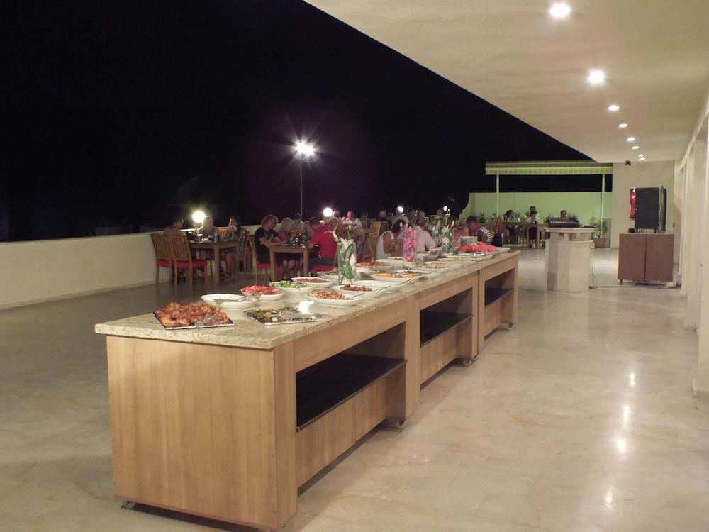 Tuntas Family Suites Kusadasi Bagian luar foto