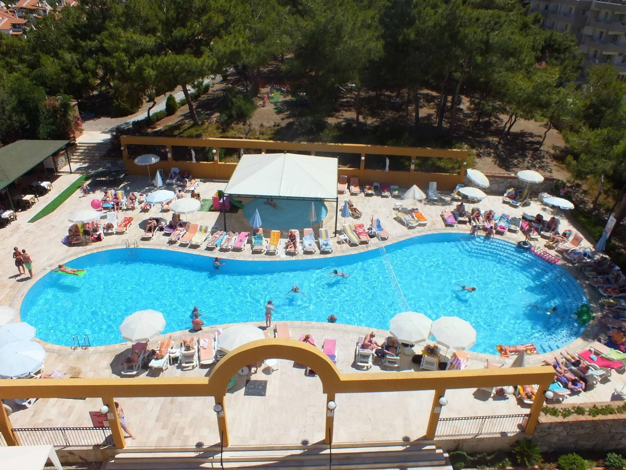 Tuntas Family Suites Kusadasi Bagian luar foto
